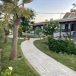 Merovili μικρές ενοικιαζόμενες Γλύφα