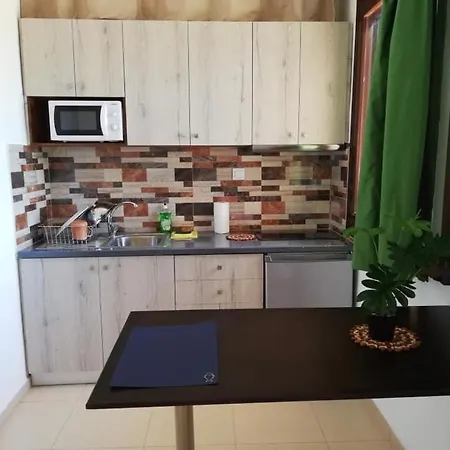 Merovili μικρές ενοικιαζόμενες Apartament